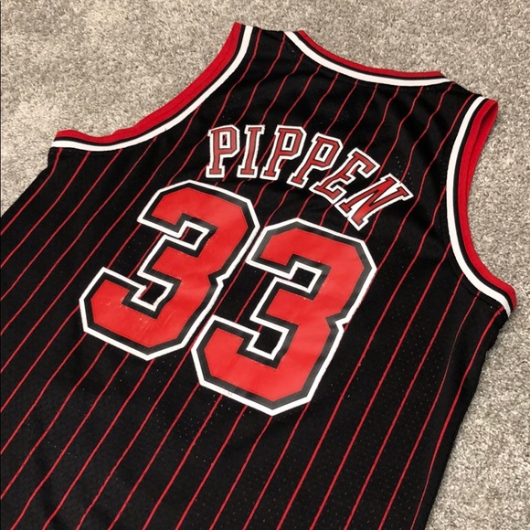 Adidas Chicago Bulls Scottie Pippen Jersey #33 - Picture 7 of 7